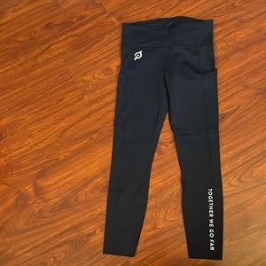 Peloton lululemon navy size 8 leggings.  Tag removed.